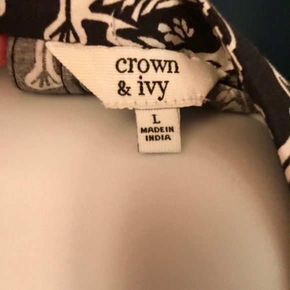 Crown & Ivy Pattered Navy Shirt Size Large - Picture 4 of 4